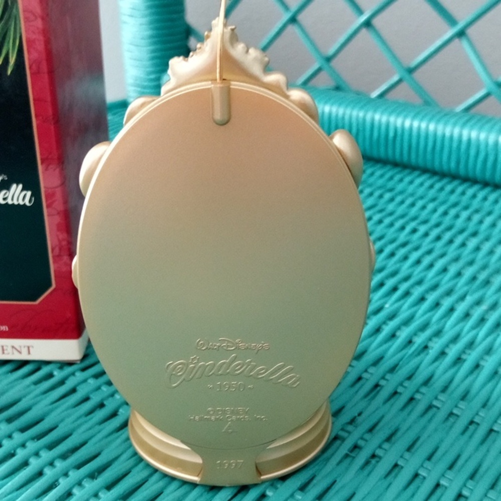 Vintage Hallmark Cinderella - Picture 8 of 8